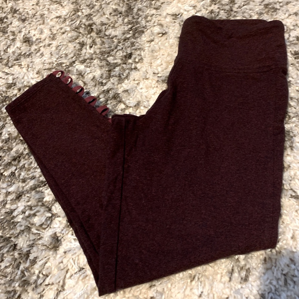 NEW Victoria’s Secret Sports Cropped Leggings S